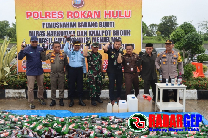 Ribuan Botol Miras Dan Ratusan Knalpot Brong Dimusnahkan, Wakil Ketua DPRD Apresiasi Kinerja Polres Rohul